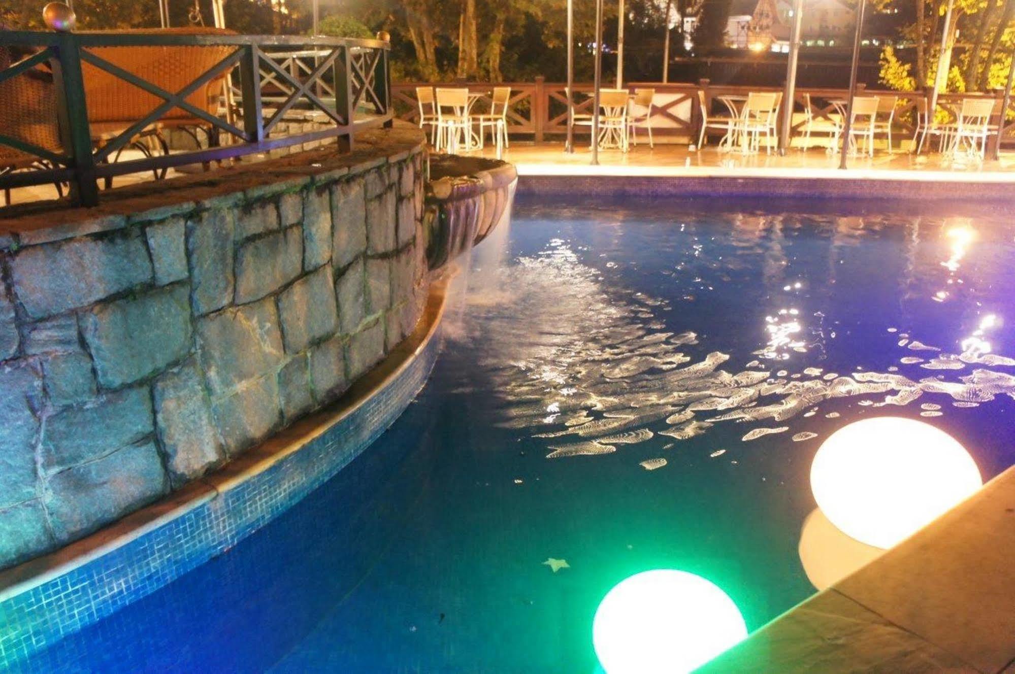 Hotel Frontenac Campos do Jordão Exteriör bild